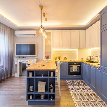 Designer & Cozy 2Bd Flat With A Parking In The City Center By Flat Mаnager София Екстериор снимка