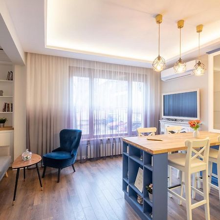 Designer & Cozy 2Bd Flat With A Parking In The City Center By Flat Mаnager София Екстериор снимка
