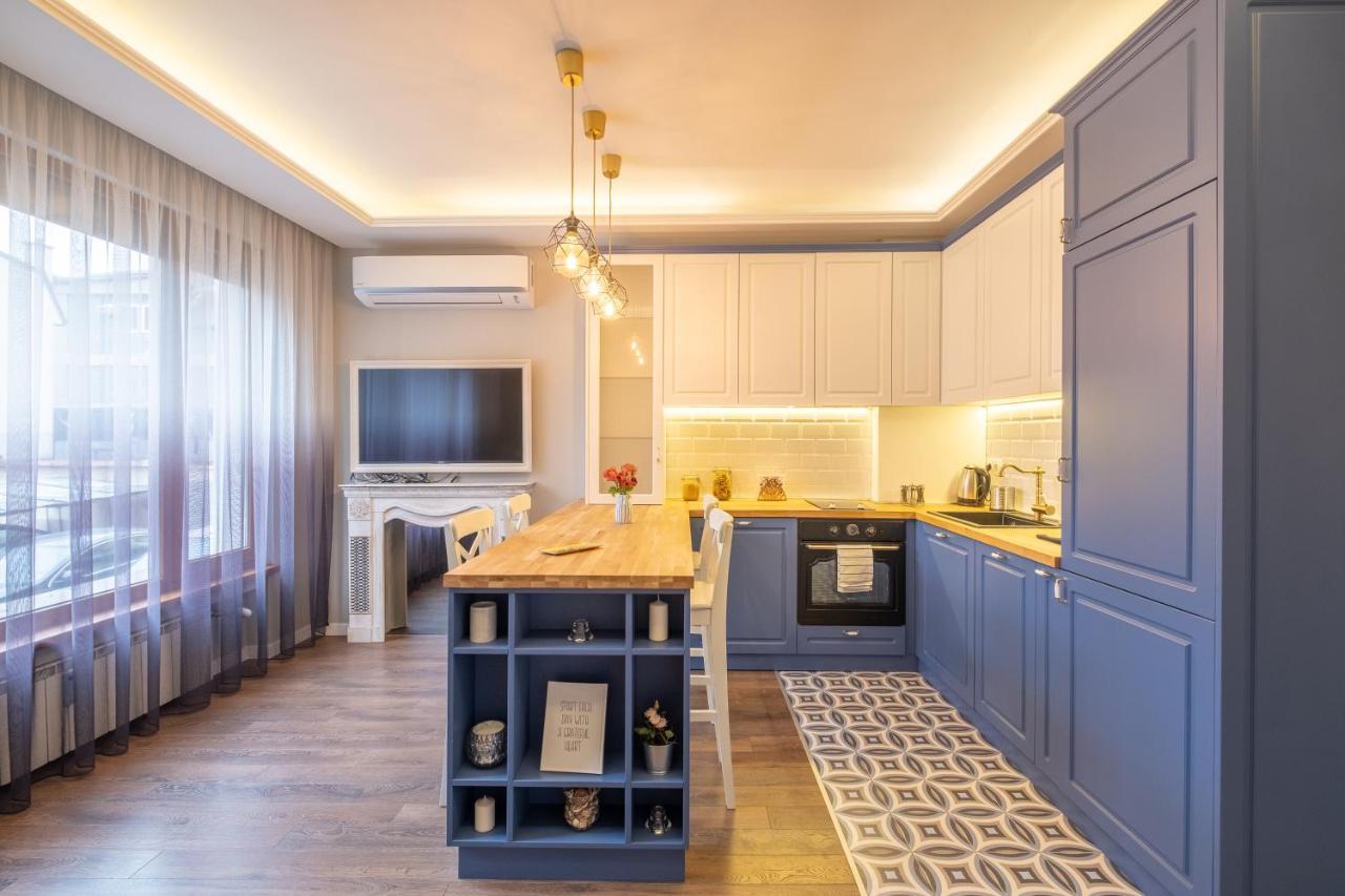 Designer & Cozy 2Bd Flat With A Parking In The City Center By Flat Mаnager София Екстериор снимка