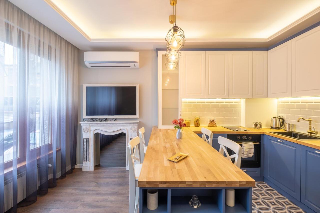 Designer & Cozy 2Bd Flat With A Parking In The City Center By Flat Mаnager София Екстериор снимка