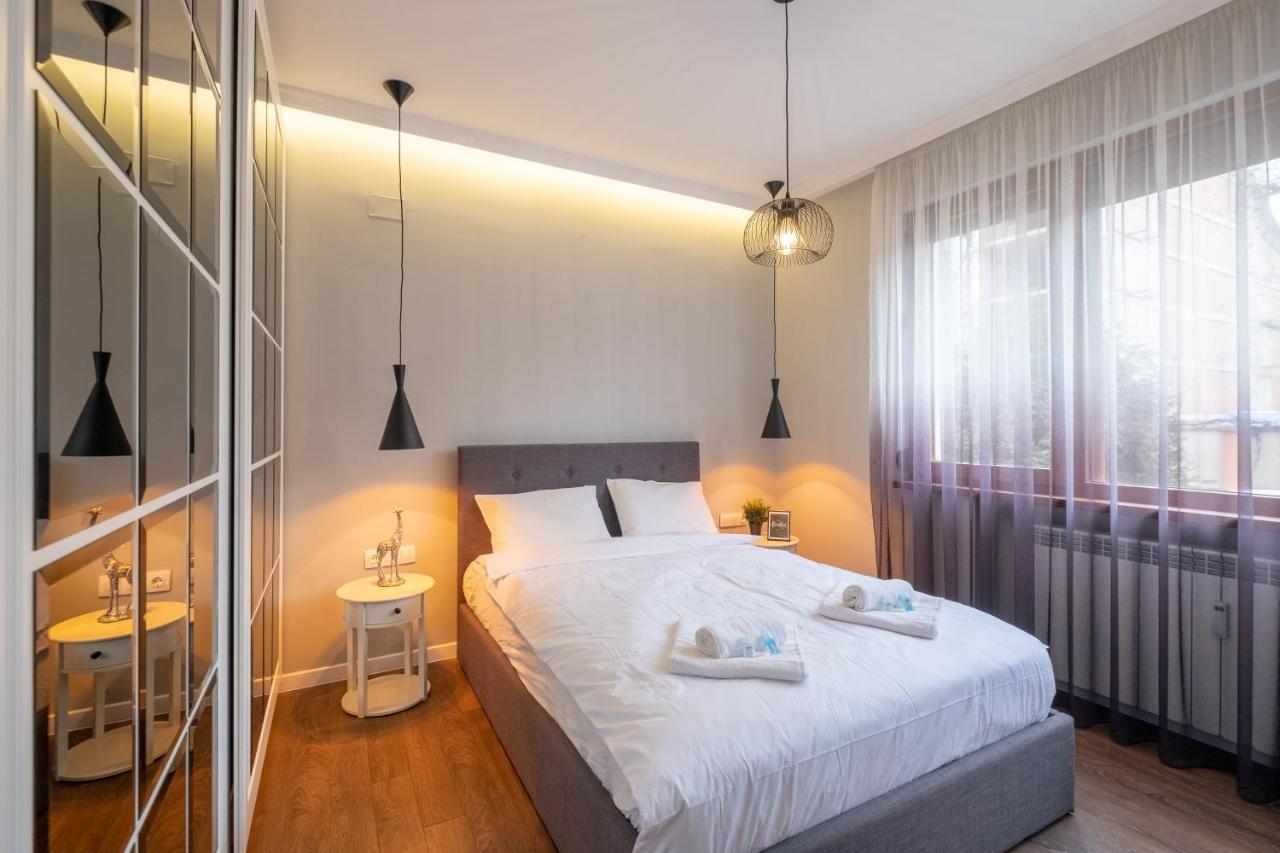 Designer & Cozy 2Bd Flat With A Parking In The City Center By Flat Mаnager София Екстериор снимка