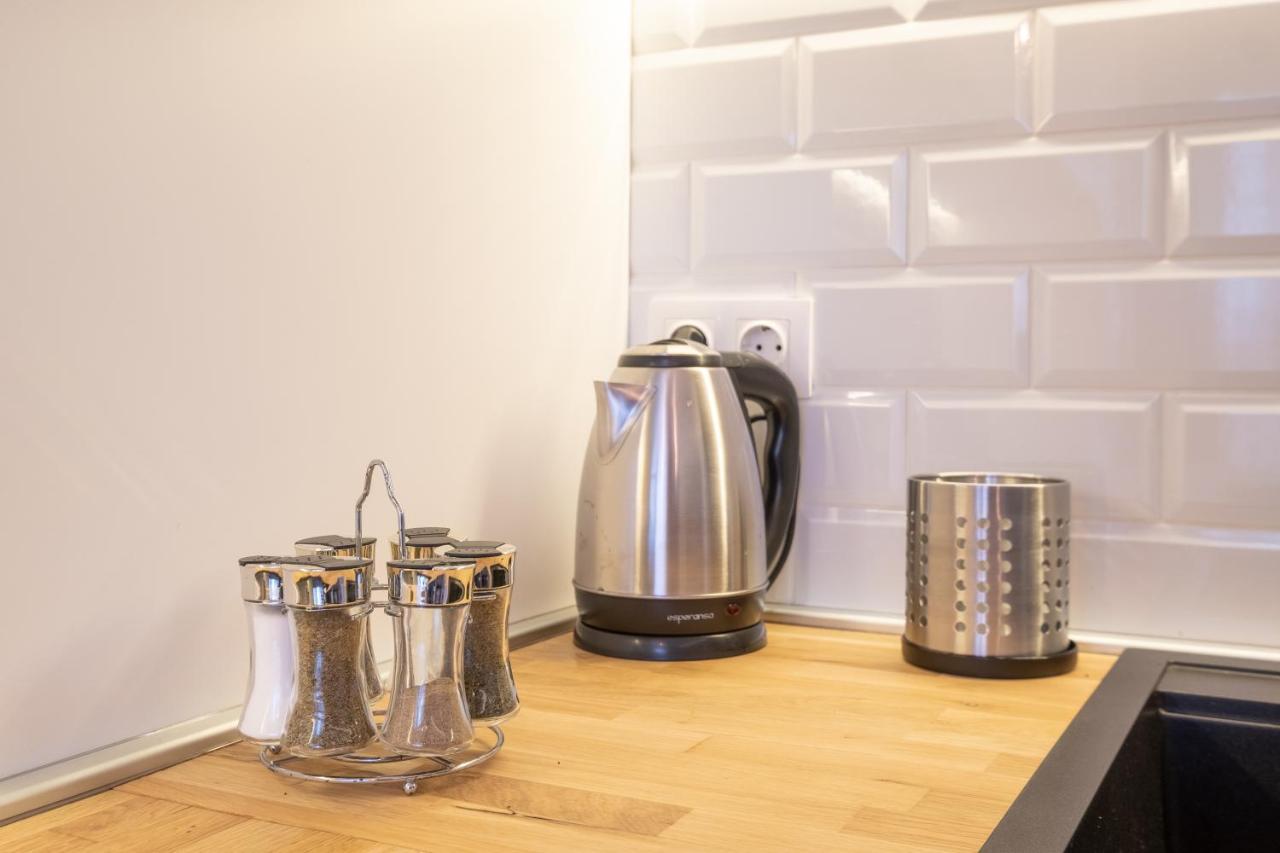 Designer & Cozy 2Bd Flat With A Parking In The City Center By Flat Mаnager София Екстериор снимка