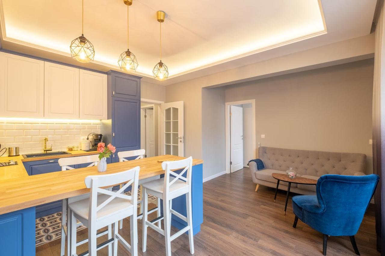 Designer & Cozy 2Bd Flat With A Parking In The City Center By Flat Mаnager София Екстериор снимка
